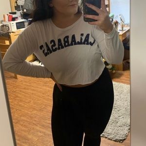 CALABASAS cropped graphic tee